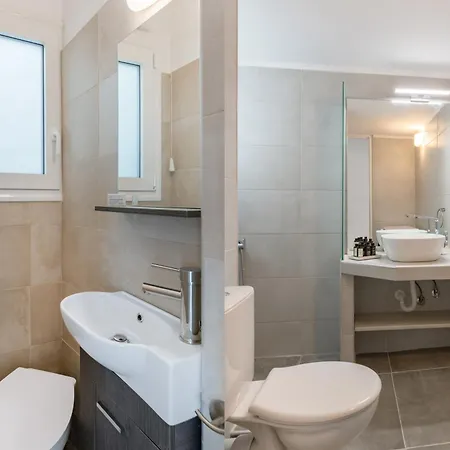 Sunny 2br In Nea Smyrni By Upstreet